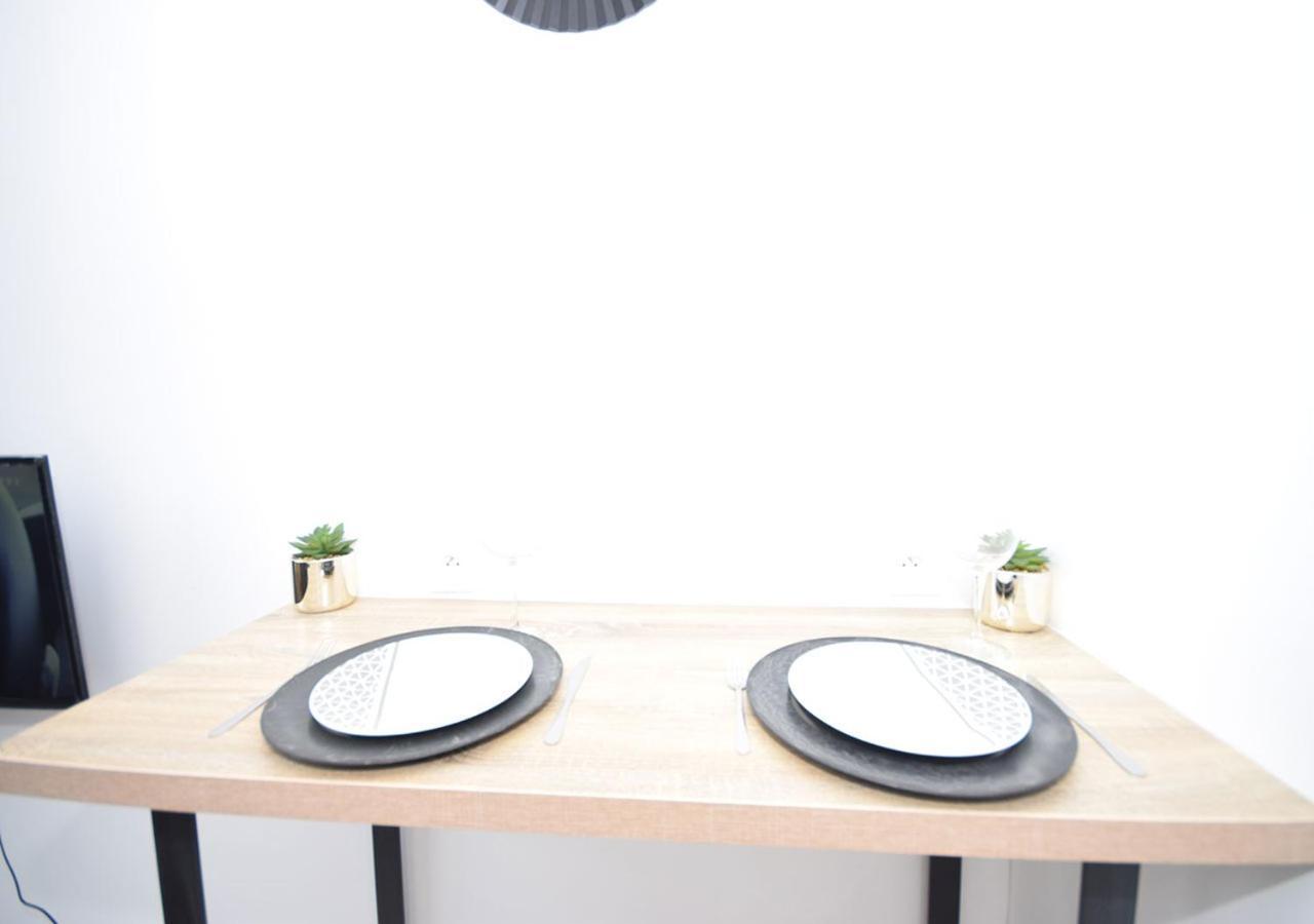 Hyper Centre Valenciennes - Wifi - Terrasse - Tramway - Lerelaisdodile2 Apartment ภายนอก รูปภาพ
